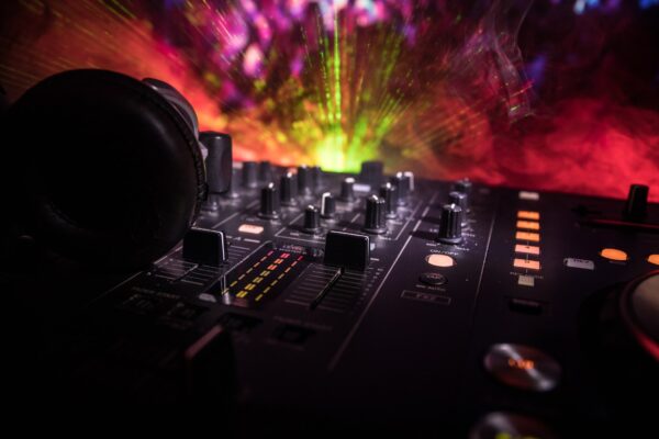 dreamstime_m_120248260-min